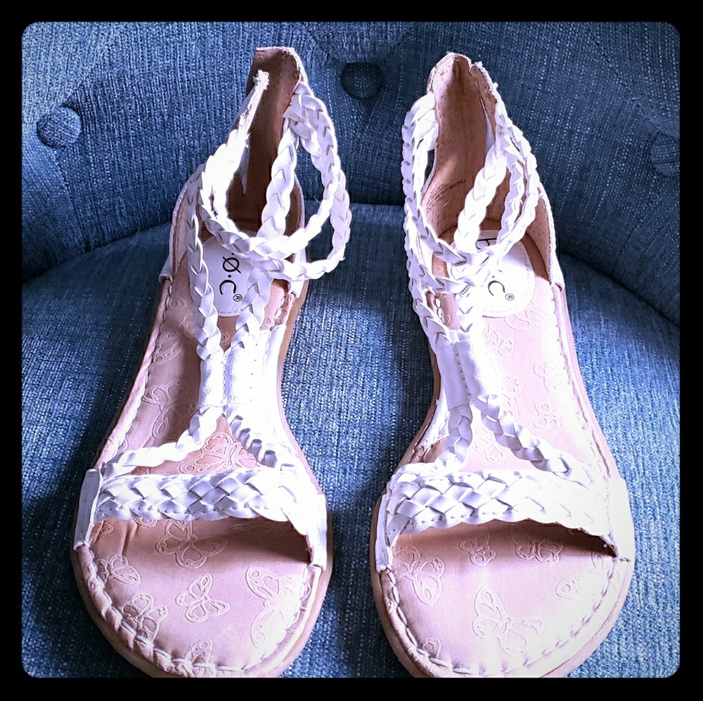 Ladies size 7 White B.O.C. Sandal Never Worn